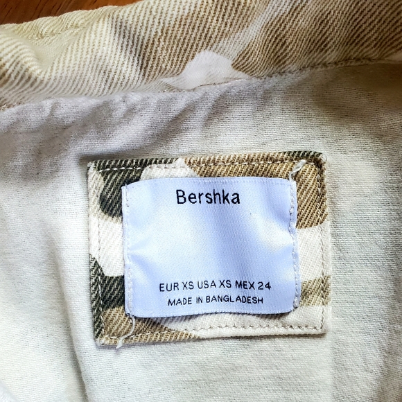 BERSHKA Camo Jacket - Size XS (EUC) - Picture 5 of 7